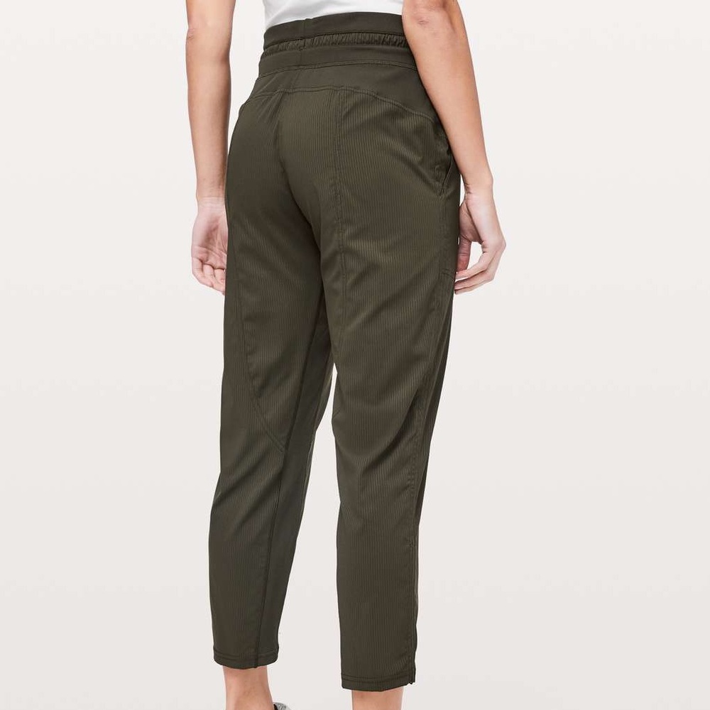 LULULEMON green cropped studio pant